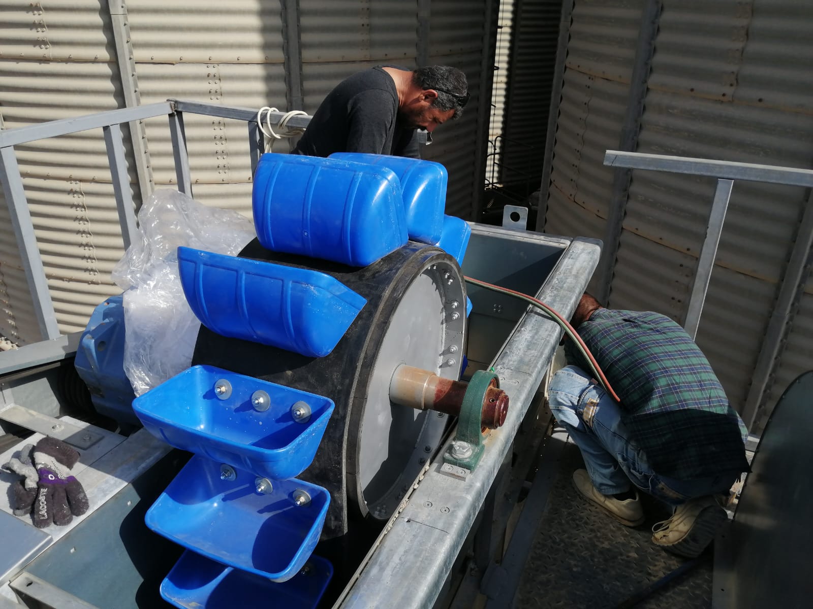 Products supplying — hydraulic, valves, motors